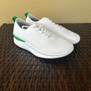 Mōshn Ladies Lightweight White Knit Athletic Sneakers with Green Accent